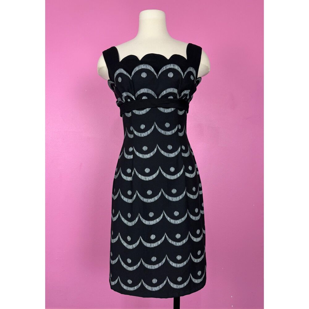 XS | 1950s BlackWhite Scalloped Polka Dot Wiggle Dress Vintage 50s Sleeveless